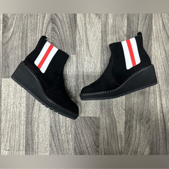 CECELIA NEW YORK | ✨NEW✨ Gemma Boots in Black Suede - Picture 4 of 5